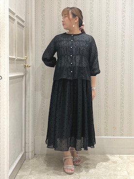 「couture brooch（クチュールブローチ）の【セットアップ可・着映えて上品】フロッキードットブラウス（シャツ/ブラウス、ブラック系）」を使った、nanaさん（レディース・153cm）の夏コーディネート