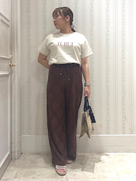 「grove（グローブ）の【遮熱／吸水速乾／接触冷感／UVカット】ベーシックロゴTシャツ（Tシャツ/カットソー、ベージュ系）」を使った、nanaさん（レディース・153cm）の夏コーディネート