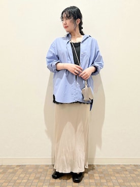 「Lilas（リラ）のサークルシェルリング K10（リング、ゴールド系）」を使った、chiakiさん（レディース・165cm）の春コーディネート