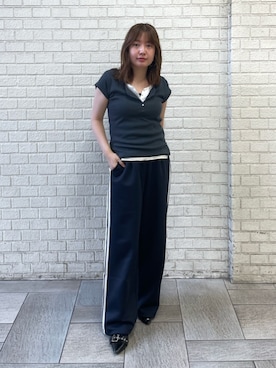 「Ungrid（アングリッド）のストレートラインパンツ（その他パンツ、ブルー系）」を使った、落合砂月さん（レディース・157cm）の夏コーディネート