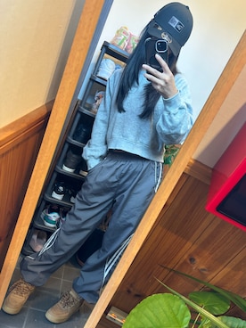 「アイテム（スニーカー）」を使った、すずめさん（レディース・163cm）の秋コーディネート