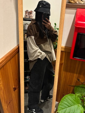 「アイテム（スニーカー）」を使った、すずめさん（レディース・163cm）の秋コーディネート