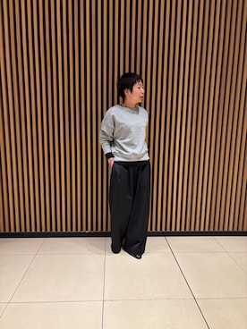 「URBAN RESEARCH DOORS（アーバンリサーチドアーズ）のコンパクトラメスウェット 26AW | 大人カジュアル/リラクシー/裏毛/プルオーバー（スウェット、グレー系）」を使った、sayakaさん（レディース・152cm）の秋コーディネート