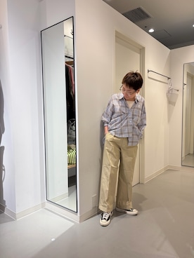 「URBAN RESEARCH DOORS（アーバンリサーチドアーズ）のチェックシアーシャツ（シャツ/ブラウス、ブルー系）」を使った、sayakaさん（レディース・152cm）の春コーディネート