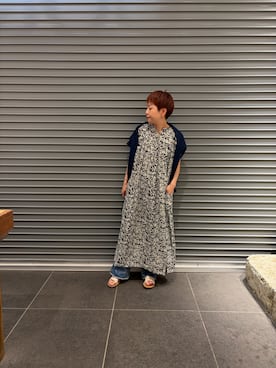 「URBAN RESEARCH DOORS（アーバンリサーチドアーズ）のフラワープリントノースリーブワンピース（ワンピース、ブラック系）」を使った、sayakaさん（レディース・152cm）の夏コーディネート
