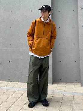 「niko and...（ニコアンド）のアイテム（パンツ、グリーン系）」を使った、yusepeさん（メンズ・170cm）の春コーディネート
