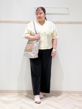 「SHOO・LA・RUE（シューラルー）の【S-LL/洗濯機可】抜け感たっぷり 程よい透け感のポケット付きシャツ（シャツ/ブラウス、イエロー系）」を使った、slrymk13さん（レディース・153cm）の夏コーディネート