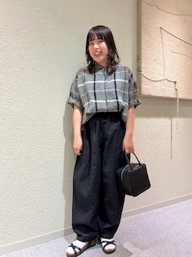 「かぐれ（カグレ）のコットンリネンボリュームパンツ（その他パンツ、ブラック系）」を使った、こもりさん（レディース・146cm）の春コーディネート