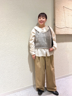 「かぐれ（カグレ）のフリルネックドットブラウス（シャツ/ブラウス、ホワイト系）」を使った、こもりさん（レディース・146cm）の秋コーディネート