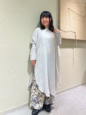 「かぐれ（カグレ）のガーゼロングチュニック（チュニック、グレー系）」を使った、こもりさん（レディース・146cm）の春コーディネート