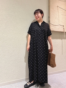 「かぐれ（カグレ）の『2サイズ展開』レーヨンモノトーンプリントワンピース（ワンピース、ブラック系）」を使った、こもりさん（レディース・146cm）の夏コーディネート