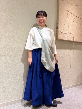 「かぐれ（カグレ）のコットンタックスカート（スカート、ブルー系）」を使った、こもりさん（レディース・146cm）の夏コーディネート