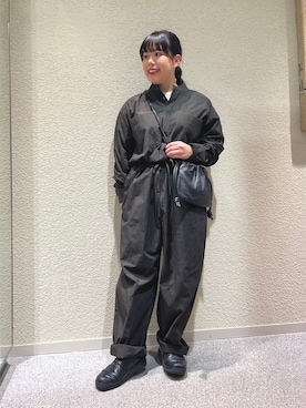 「かぐれ（カグレ）のコットンオールインワン（つなぎ/オールインワン、ブラック系）」を使った、こもりさん（レディース・146cm）の冬コーディネート