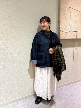 「かぐれ（カグレ）の『ユニセックス』デニムカバーオール（カバーオール、ブルー系）」を使った、こもりさん（レディース・146cm）の秋コーディネート