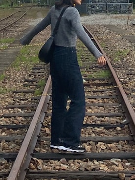 「FILA（フィラ）のFILA FILA Promenade / フィラ フィラ プロムナード（スニーカー、ブラック系）」を使った、kumi.さん（レディース・165cm）の春コーディネート