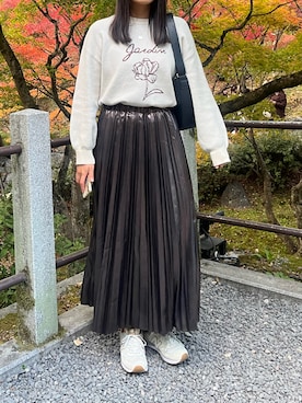 「niko and...（ニコアンド）のアイテム（スカート、ブラウン系）」を使った、kumi.さん（レディース・165cm）の春コーディネート