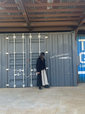 「KBF（ケイビーエフ）のアイテム（ダウンジャケット/コート、ブラック系）」を使った、kumi.さん（レディース・165cm）の春コーディネート