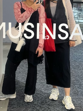 「SENSE OF PLACE by URBAN RESEARCH（センスオブプレイスバイアーバンリサーチ）のストレッチサスツキハイウエストスカート（スカート、ブラック系）」を使った、kumi.さん（レディース・165cm）の春コーディネート