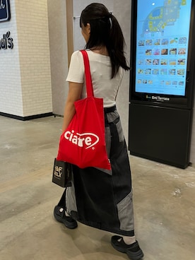 「EMODA（エモダ）のフロントボタンリョートリブトップ（Tシャツ/カットソー、ホワイト系）」を使った、kumi.さん（レディース・165cm）の春コーディネート