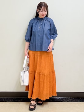 「Reflect（リフレクト）のフロントボタンデザインブラウス（シャツ/ブラウス、ブルー系）」を使った、mikikoさん（レディース・160cm）の夏コーディネート