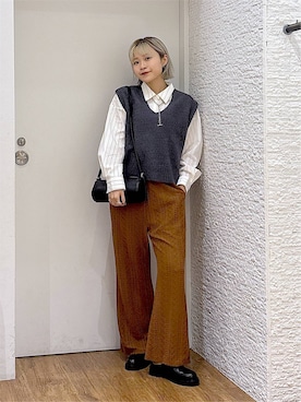 「GLOBAL WORK（グローバルワーク）のシリンダーバッグ/1049528（クラッチバッグ、ブラック系）」を使った、mhr01さん（レディース・158cm）の秋コーディネート