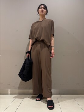 「INDIVI（インディヴィ）の【着る日傘】ドルマントップス（シャツ/ブラウス、ブラウン系）」を使った、やまさん（レディース・171cm）の夏コーディネート