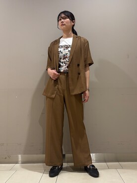「INDIVI（インディヴィ）の【洗える／メッシュ素材／SETUP可能】半袖シアージャケット（テーラードジャケット、イエロー系）」を使った、やまさん（レディース・171cm）の春コーディネート
