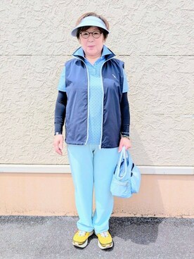 「adabat（アダバット）のUVカット/接触冷感 クールタッチツイルストレートパンツ（その他パンツ、グリーン系）」を使った、leok1110さん（レディース）の春コーディネート