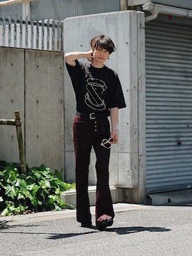 「TORNADO MART（トルネードマート）のアイテム（パンツ）」を使った、Tsuguya/KwonSayaさん（メンズ・174cm）の春コーディネート