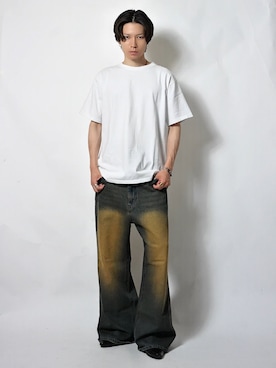 「EMMA CLOTHES（エマクローズ）のヴィンテージ加工セミワイドフレアデニムパンツ EMMA CLOTHES 2024SS（デニムパンツ、ブラック系）」を使った、Tsuguya/KwonSayaさん（メンズ・176cm）の夏コーディネート