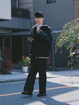 「EMMA CLOTHES（エマクローズ）のアイテム（スタジャン）」を使った、Tsuguya/KwonSayaさん（メンズ・174cm）の春コーディネート