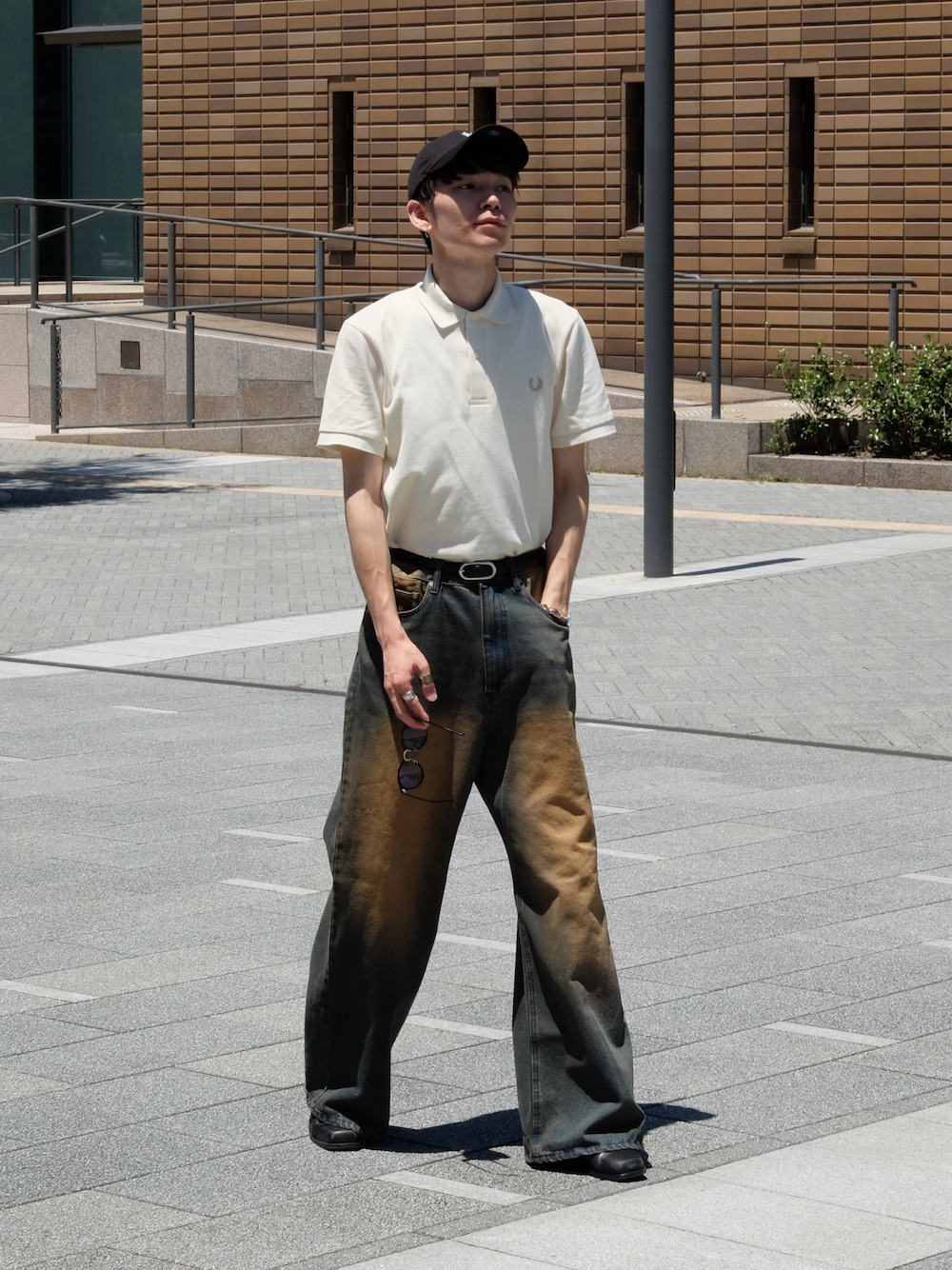 Tsuguya/KwonSayaさんの「The Fred Perry Shirt - M3（FRED PERRY）」を使ったコーディネートの1枚目の写真