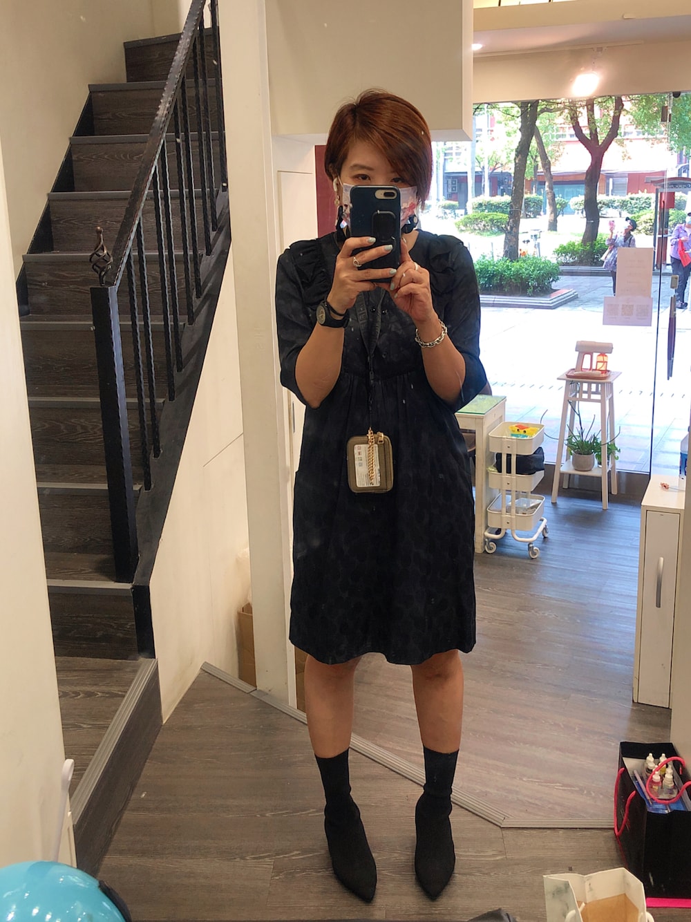 「Chicoのアイテム（ワンピース、ブラック系）」を使った、joyce yangさん（レディース・158cm）の秋コーディネートの1枚目の写真