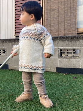 「H&M（エイチ・アンド・エム）のアイテム（ニット/セーター、ベージュ系）」を使った、Kanataさん（キッズ・80cm）の冬コーディネート