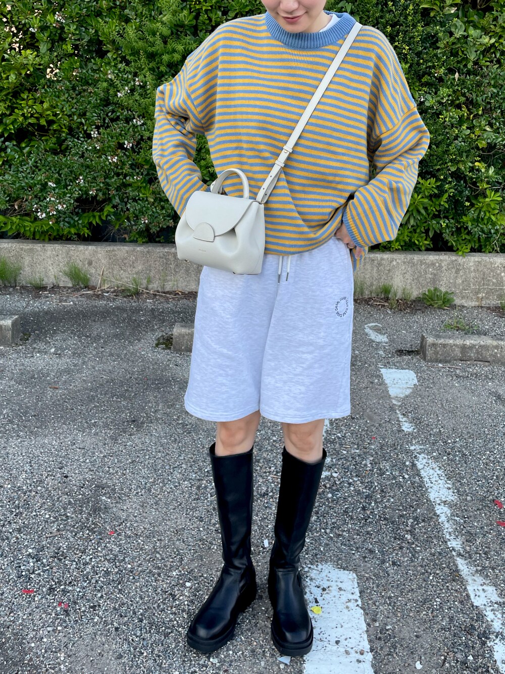 「秋のコーデ、休日スタイル、韓国ファッション、プチプラコーデ、ロングブーツ、スウェット」｜「mignonのアイテム（ブーツ、ブラック系）」を使った、mioさん（レディース・165cm）の秋コーディネートの1枚目の写真