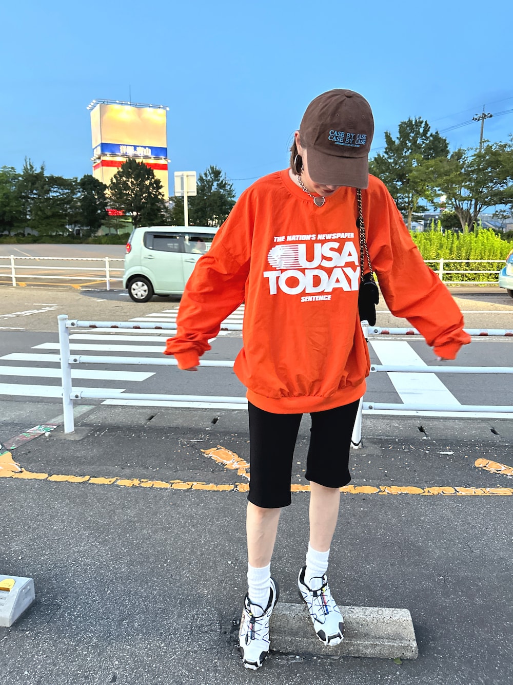 「ハーフパンツ、秋コーデ、きれいめカジュアル、秋服準備はじめました、パンツコーデ、バイカーパンツ、プチプラコーデ」｜「mignonのアイテム（パンツ、ブラック系）」を使った、mioさん（レディース・165cm）の秋コーディネートの1枚目の写真
