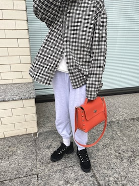 「mignon（ミニョン）のアイテム（スウェットパンツ）」を使った、mioさん（レディース・165cm）の冬コーディネート