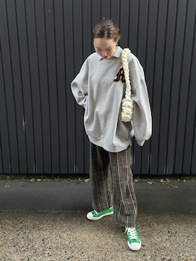 「mignon（ミニョン）のアイテム（スウェット）」を使った、mioさん（レディース・165cm）の冬コーディネート