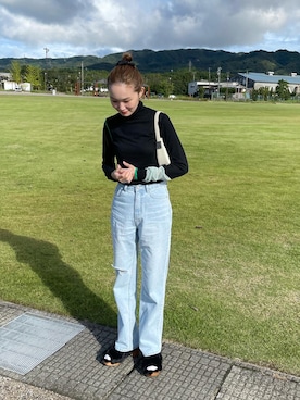 「mignon（ミニョン）のアイテム（デニムパンツ）」を使った、mioさん（レディース・165cm）の秋コーディネート