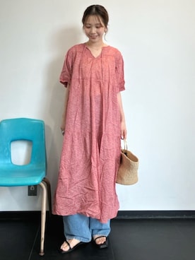 「FREAK'S STORE（フリークスストア）の限定展開　ストレート ルーズ デニム（デニムパンツ、ブルー系）」を使った、FREAK'S STORE HEAD OFFICE WOMENさん（レディース・147cm）の夏コーディネート
