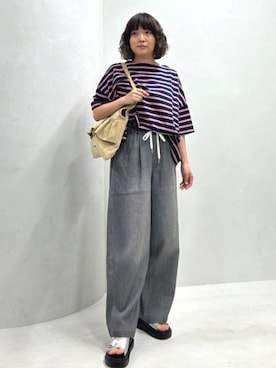 「FREAK'S STORE（フリークスストア）の限定展開　メッシュ デニム イージー パンツ(冷感・吸水速乾)（デニムパンツ、グレー系）」を使った、FREAK'S STORE HEAD OFFICE WOMENさん（レディース・160cm）の春コーディネート