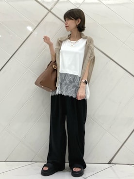 「FREAK'S STORE（フリークスストア）のYOUNG & OLSEN The DRYGOODS STORE/ヤングアンドオルセンザドライグッズストア EMBOSSED LEATHER BELTED TOTE S/エンボスド レザー ベルテッド トート S（トートバッグ、ブラウン系）」を使った、FREAK'S STORE HEAD OFFICE WOMENさん（レディース・147cm）の夏コーディネート