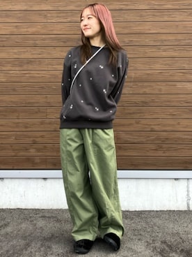 「アイテム（カーゴパンツ）」を使った、FREAK'S STORE HEAD OFFICE WOMENさん（レディース・161cm）の秋コーディネート