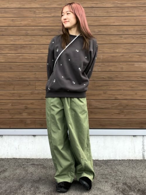 セール】限定展開 小花 刺繍 裏起毛 スウェット プルオーバー