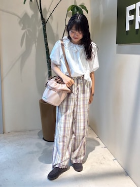 「FREAK'S STORE（フリークスストア）のアイテム（パンツ）」を使った、FREAK'S STORE HEAD OFFICE WOMENさん（レディース・155cm）の春コーディネート