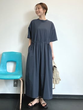「FREAK'S STORE（フリークスストア）の限定展開 TAION × FREAK'S STORE/タイオン <UVカット・吸水速乾・接触冷感・抗菌・ストレッチ>別注 ドロー コード 半袖 ワンピース（ワンピース、ブルー系）」を使った、FREAK'S STORE HEAD OFFICE WOMENさん（レディース・159cm）の夏コーディネート