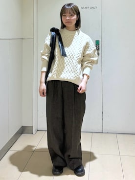 「ケーブルニット」｜「アイテム（スラックス）」を使った、FREAK'S STORE HEAD OFFICE WOMENさん（レディース・151cm）の冬コーディネート