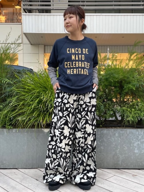 アディダス フロッキープリント フットボールシャツ デザインTシャツ アディダス フロッキープリント フットボールシャツ デザインTシャツ