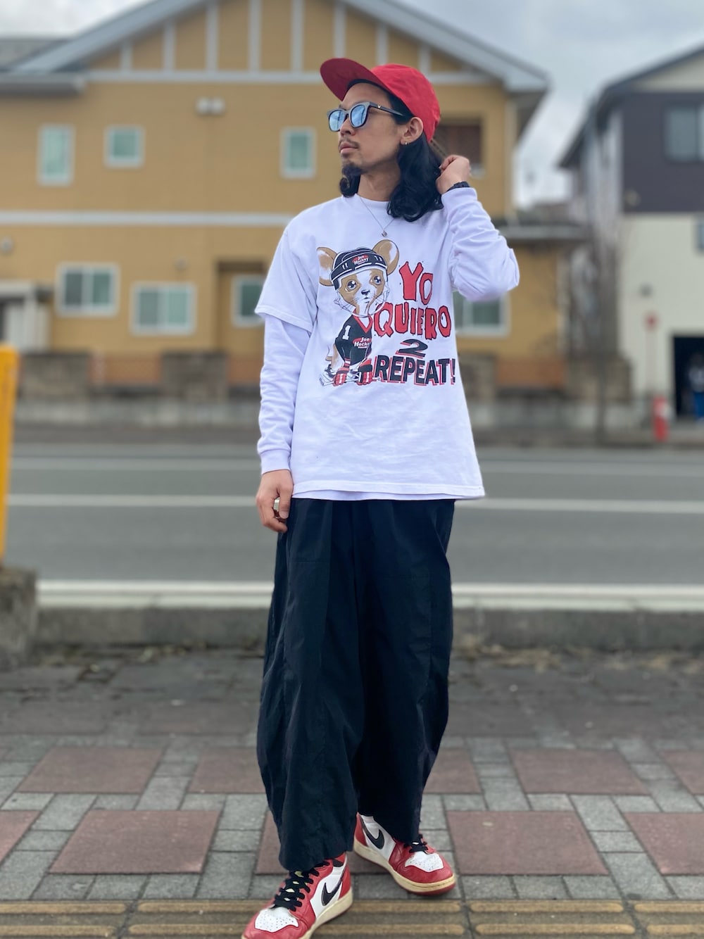 「春服デビュー宣言、春服、春夏コーデ、今日のコーデ、スニーカー、vintage、ヴィンテージ、古着MIX、イージーパンツ、ストリート、古着好きな人と繋がりたい、Tシャツ」｜「.efiLevolの【EFILEVOL/エフィレボル】DARENIMO*EFILEVOL NYLON PANTS＃（その他パンツ、ブラック系）」を使った、TogAさん（メンズ・165cm）の春コーディネートの1枚目の写真
