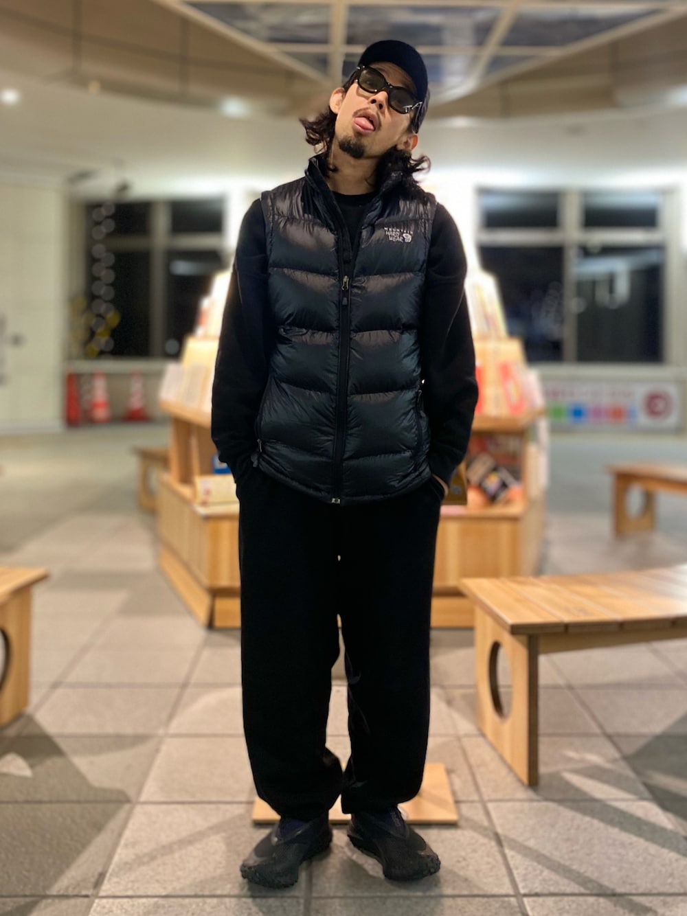 TogA｜MOUNTAIN HARDWEARのダウンベストを使ったコーディネート